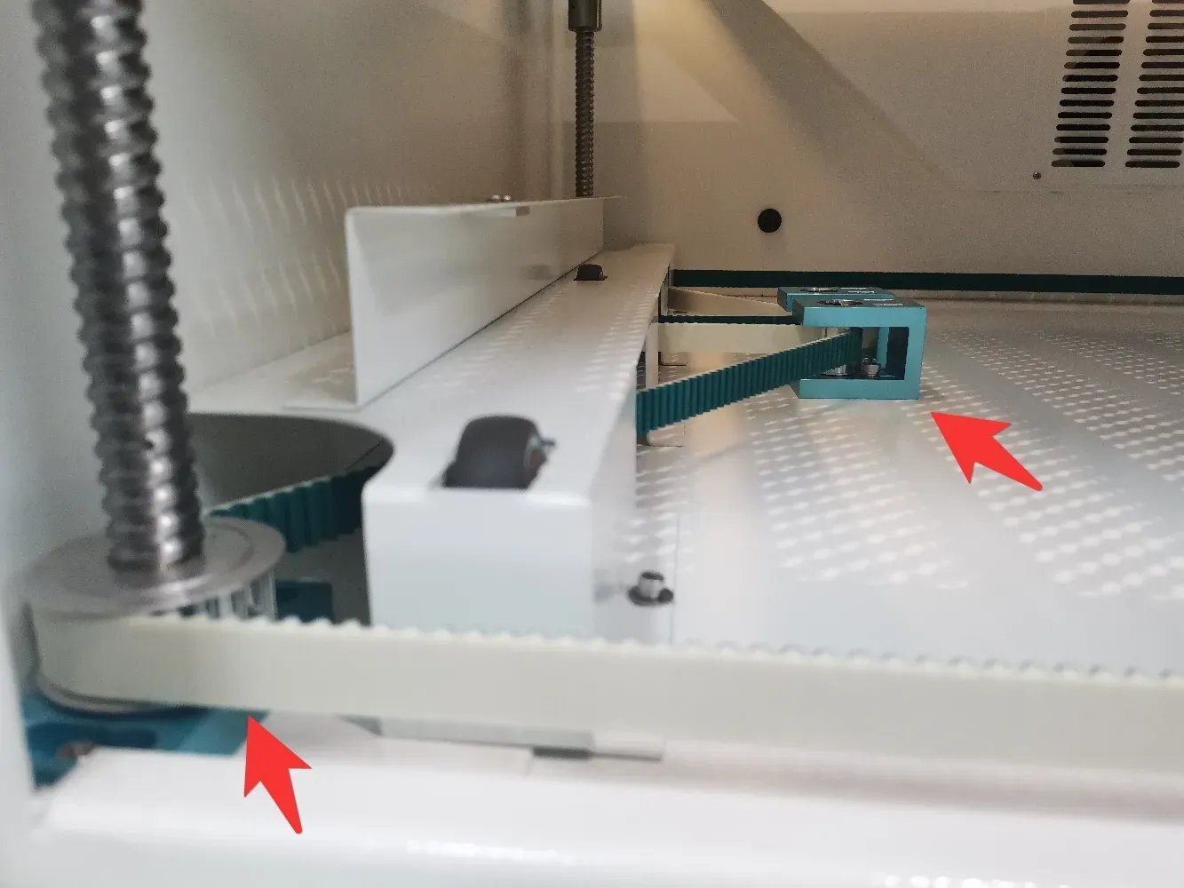 A picture of a synchronous belt system in a desktop laser machine