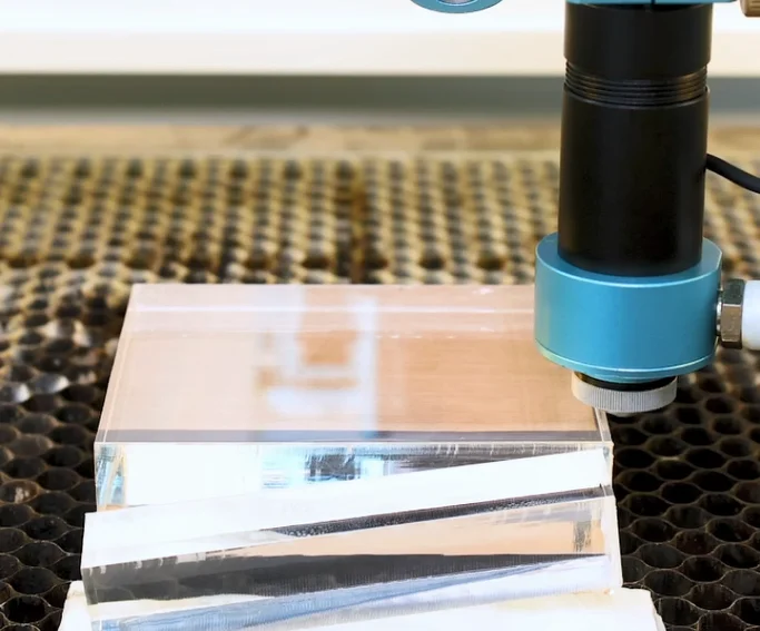 Nova-Plus-51-60W-RF-CO₂-laser-machine-can-cut-through-a-20mm-acrylic-easily.png